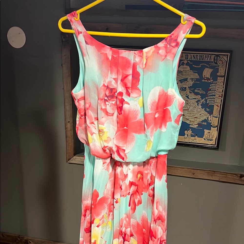 Floral Sleeveless Maxi Dress